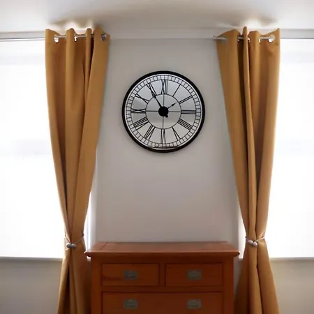 Apartmán The Stuart - Spacious, Affordable, Centre *