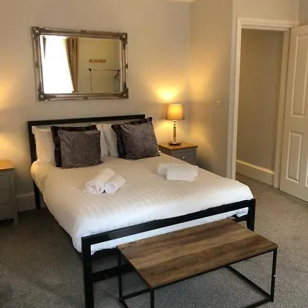 The Stuart - Spacious, Affordable, Centre Apartment York
