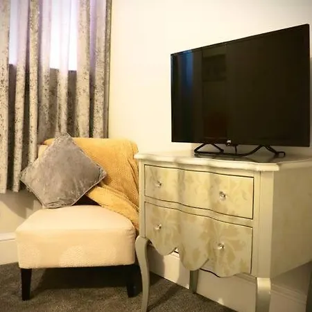 The Stuart - Spacious, Affordable, Centre